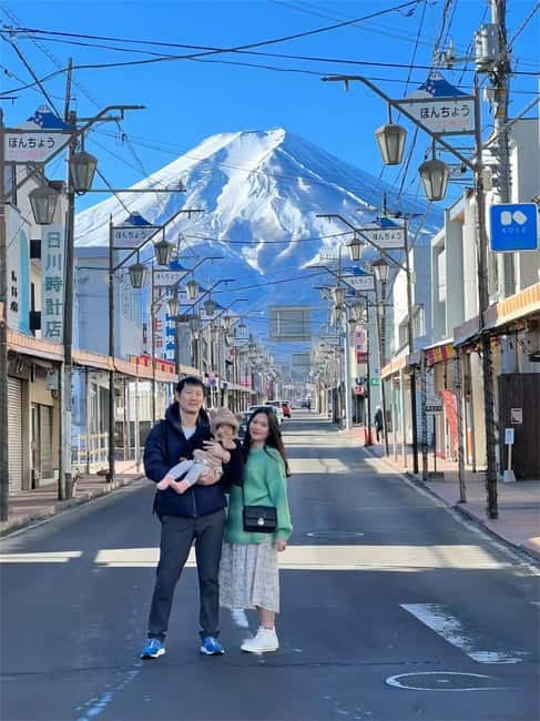 Tokyo: Mt. Fuji & Lake Kawaguchi Instagram Full Day Trip - Oshino Hakkai, spring water, and local snacks