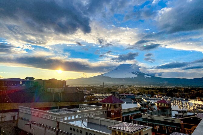 Tokyo: Mt. Fuji, Oshino Hakkai and Gotemba Outlets 1-Day Bus Tour - Who should book this Fuji day trip?