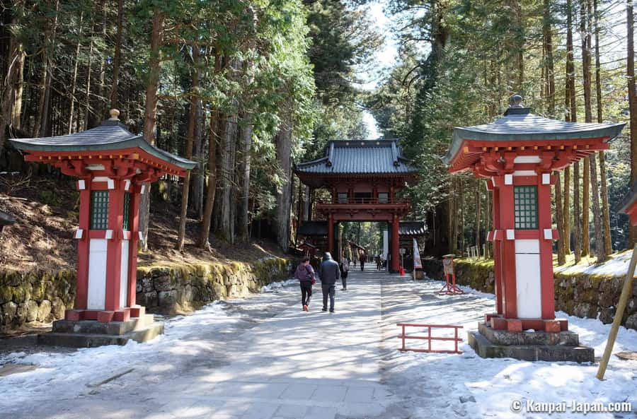 Tokyo: Nikko Day Tour Shrines, Lake Chūzenji & Kegon Falls - Futarasan Shrine and Narabi Jizo