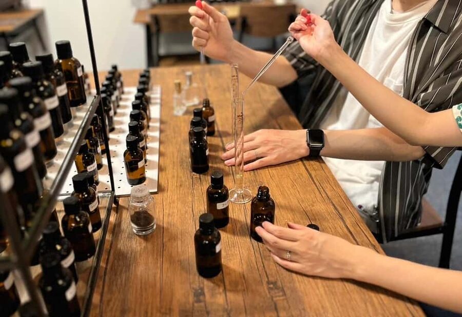 Tokyo Omotesando Original Perfume Making Experience/Workshop - The practical pleasure of the dropper and cylinder