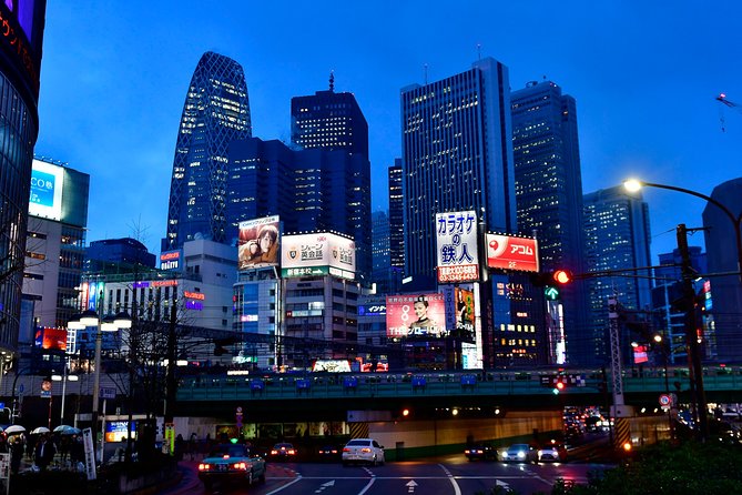 Tokyo Photography Masterclass - Private Photography Lesson - Shibuya back streets and the art of seeing