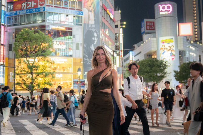 Tokyo Portrait Tour with a Professional Photographer - Finishing in Shinjuku Golden Gai
