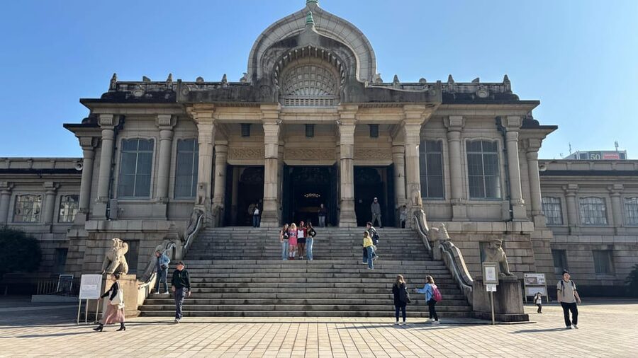 Tokyo: Private Customizable Tour with a Local Guide - Meiji Jingu and Harajuku: A Sharp Change of Pace