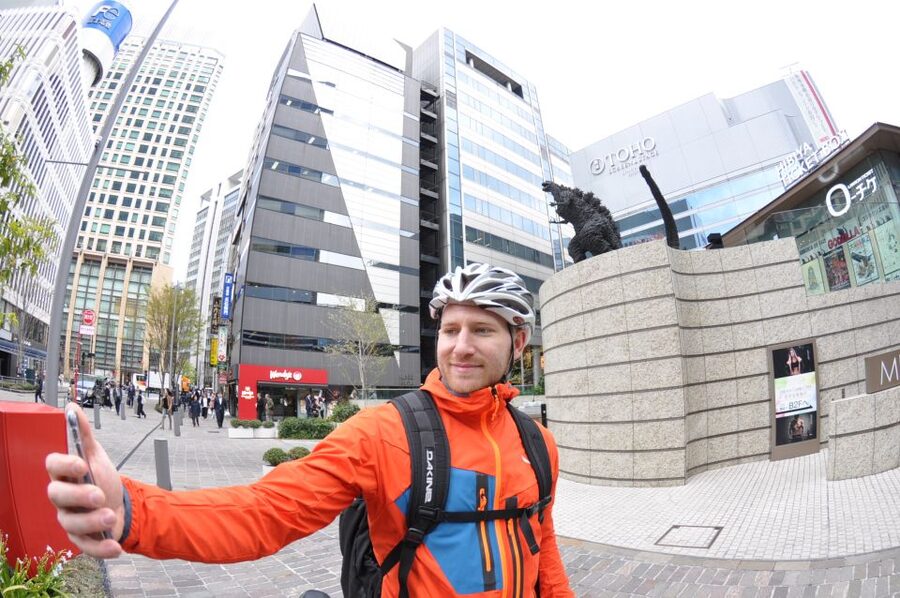 Tokyo: Private Cycling Tour with cute E-bike - Tsukiji and the food side of Tokyo