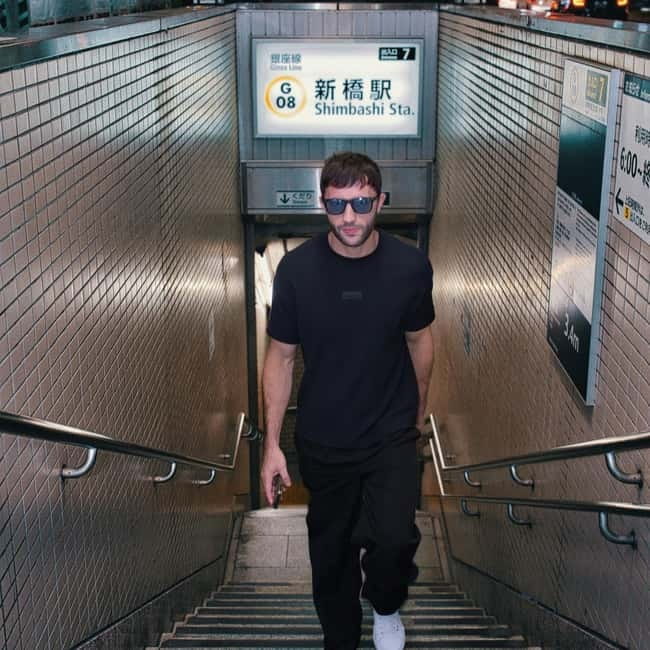 Tokyo: Private photo shoot - You get local tips along with the pictures