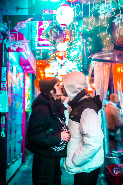 Tokyo Private photo tour with Nightstreet Neon photographer - Night scenes, seasonal portraits, and traditional dress