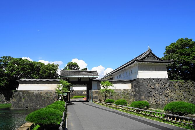 Tokyo Private Tour! Edo Castle & Imperial Palace East Gardens - The Guide Makes the Biggest Difference