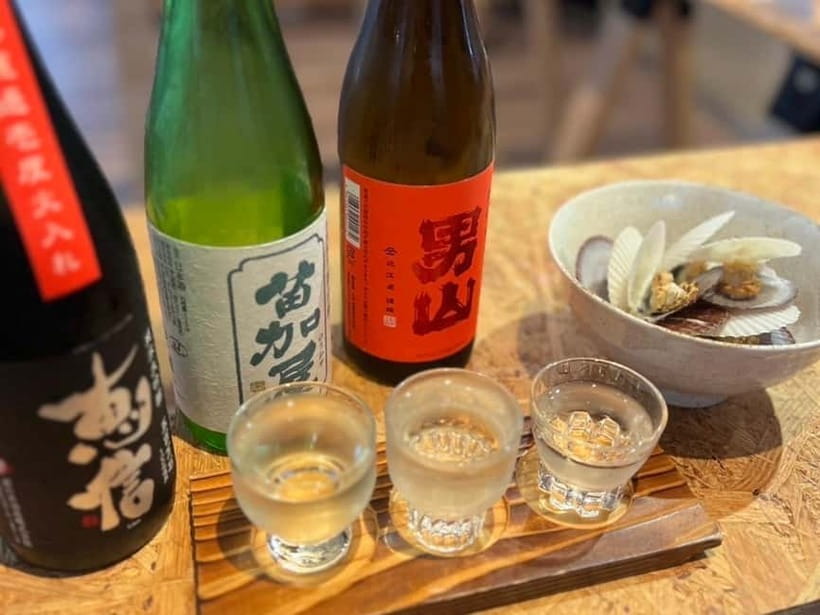 Tokyo: Private Tsukiji Street Food & Sake with Local Guide - The guide makes the difference