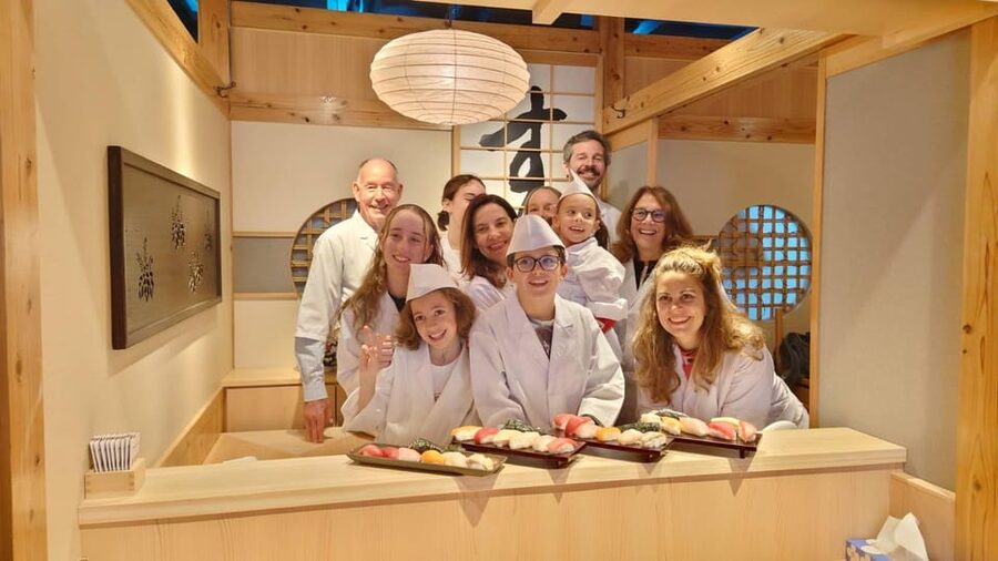 Tokyo Professional Sushi Chef Experience - Hand rolls with premium nori