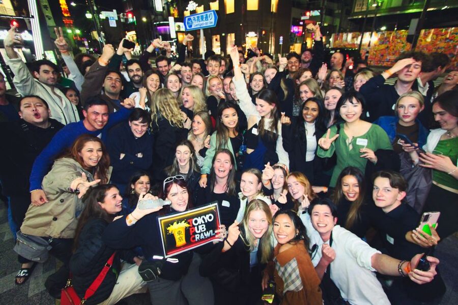 Tokyo: Pub Crawl and Bar Tour - Who should book this night in Roppongi?