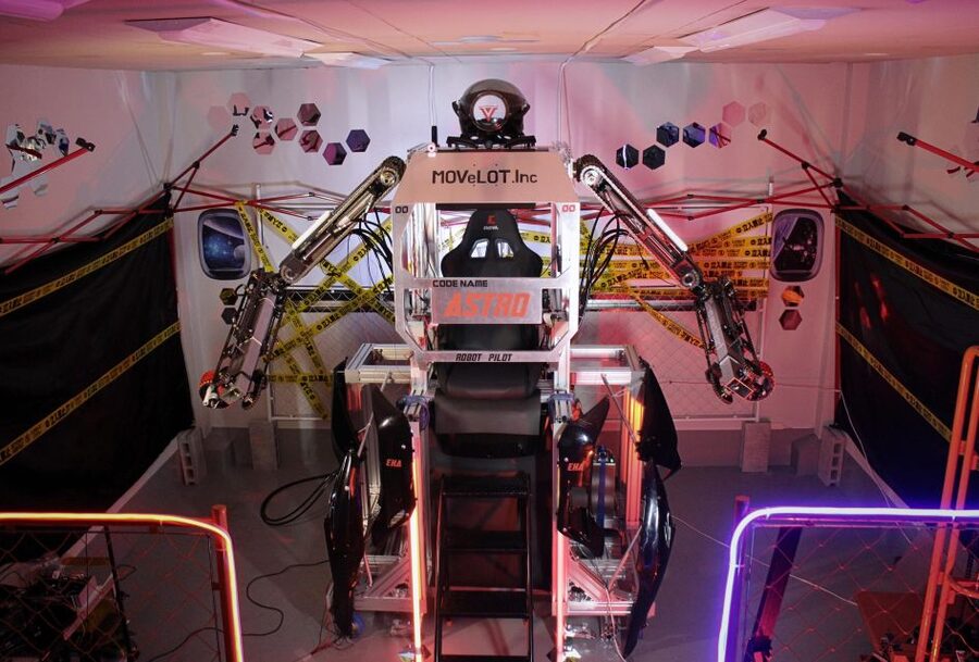 Tokyo: Robot Piloting Attraction Ticket - The opening briefing and sci-fi story