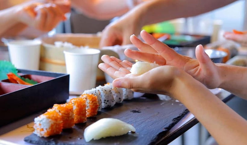 Tokyo: Roll and Authentic Sushi Making Class in Asakusa - The teaching style and group mood
