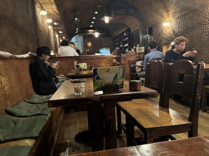 Tokyo's Neighborhood Digs: Coffee, Records & Vintage Vibes - Walking, Transit, and Timing