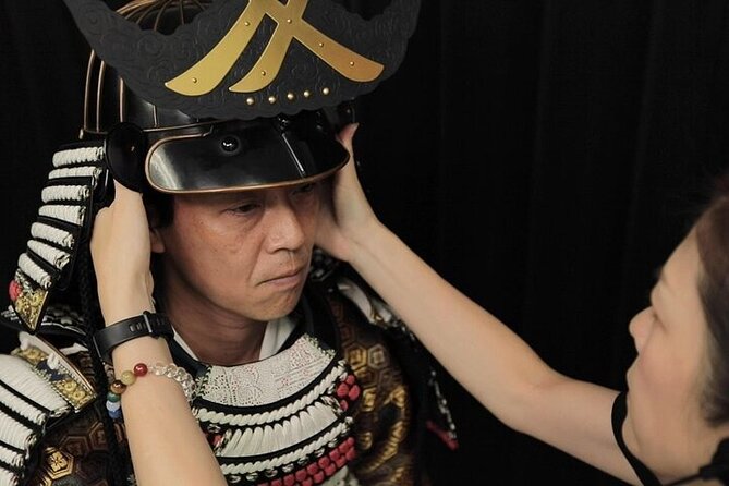 Tokyo Samurai Armor Experience in a Photo Studio - Putting on samurai armor in Yoyogi