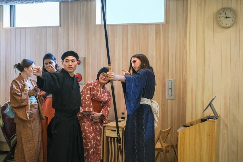 Tokyo Samurai Experience: Kyudo (Archery) and Swordsmanship - Holding the katana and finding the strongest pose