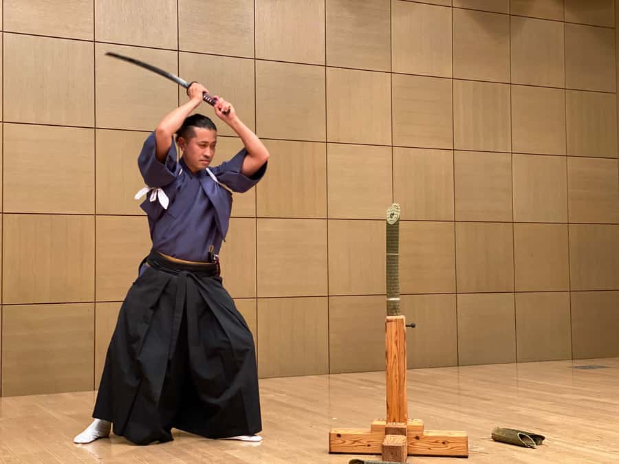Tokyo: Samurai Experience with a real sword - Cutting objects with a genuine samurai sword