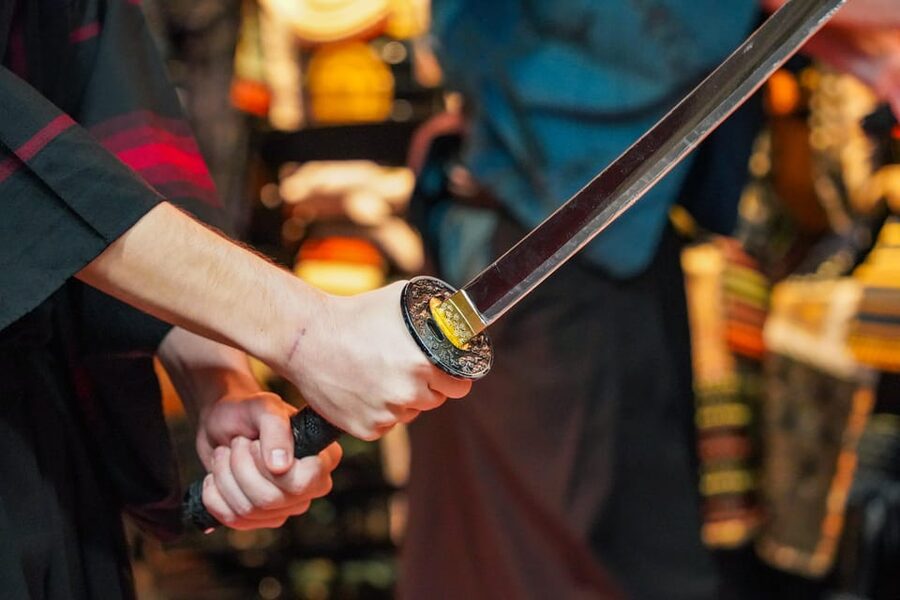 Tokyo: Samurai Experience with Lunch and Guided Tour - A short walk through temples, lanes, and old Tokyo
