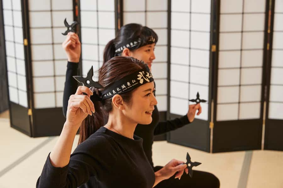 Tokyo: Samurai Ninja Museum Guided tour and Experience - Guides who make the history easier to follow