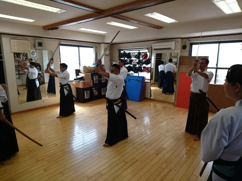 Tokyo: Samurai Sword & Archery Class from Samurai Descendant - Target cutting shows why technique matters