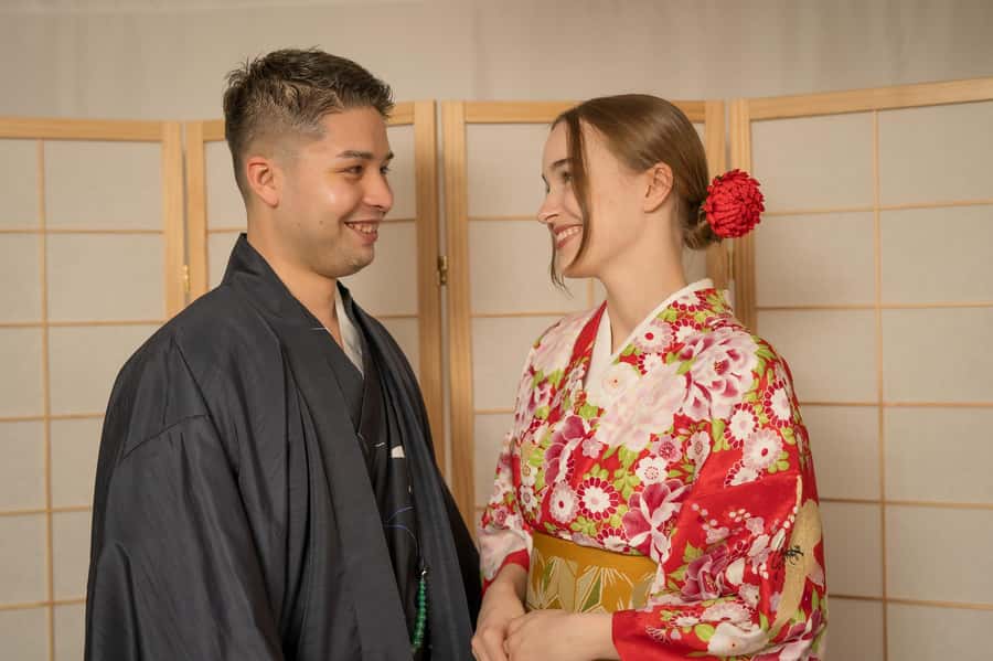 :Tokyo,Shibuya / Kimono Rental / English-friendly - Choosing a kimono near Meiji Shrine