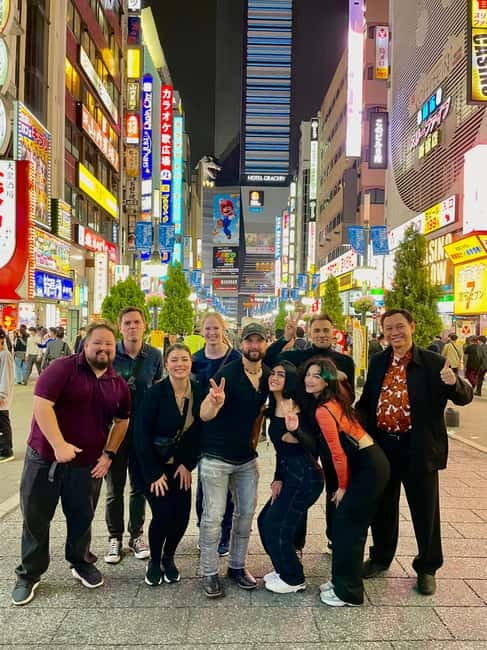 Tokyo: Shinjuku Bar and Izakaya Hopping Tour - Karaoke as the final stop