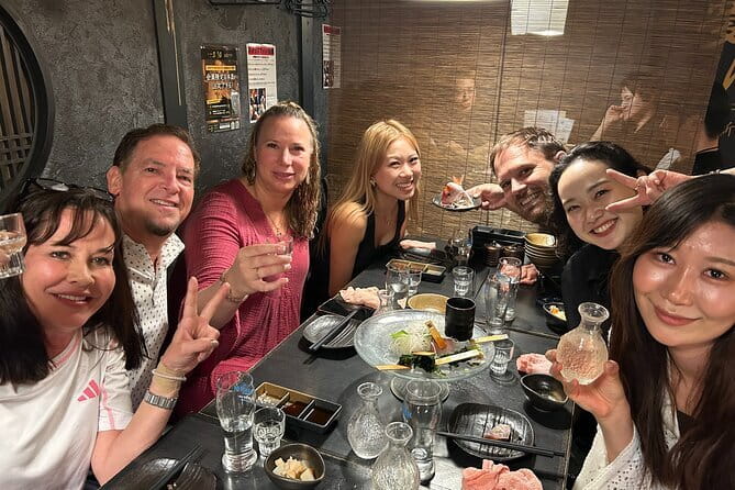 Tokyo Shinjuku Food & Backstreet Culture Tour: 15 Dishes+3 Drinks - Guides, conversation, and the social side