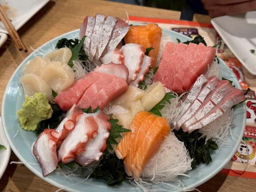Tokyo: Shinjuku Golden Gai Bar Hopping Night Tour - Hanazono Shrine Makes a Calm Finish