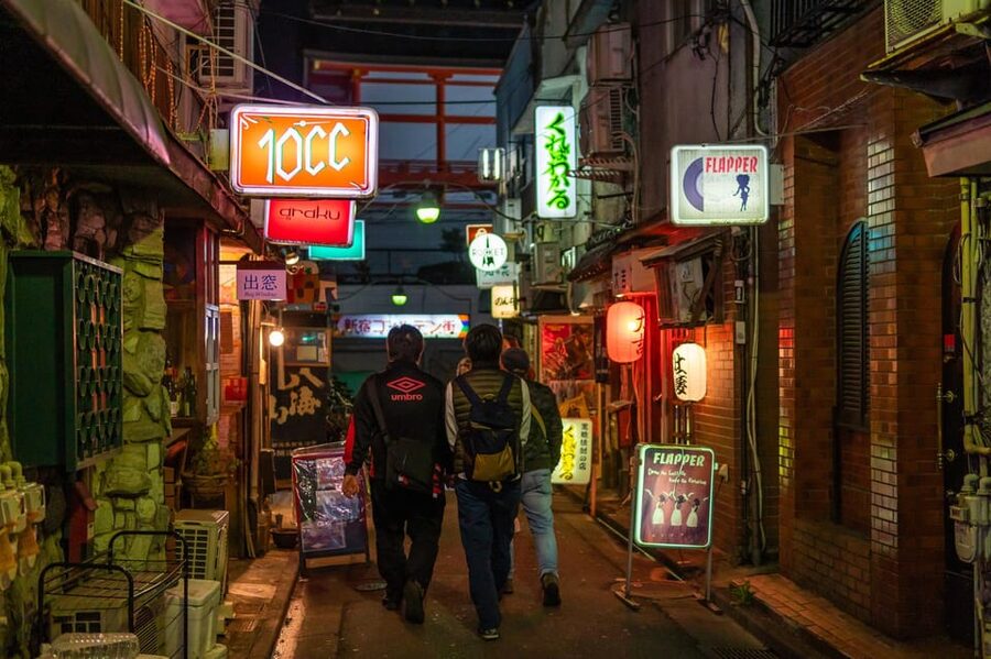 Tokyo: Shinjuku Golden Gai Bar Hopping that only locals know - Key points to know before you go
