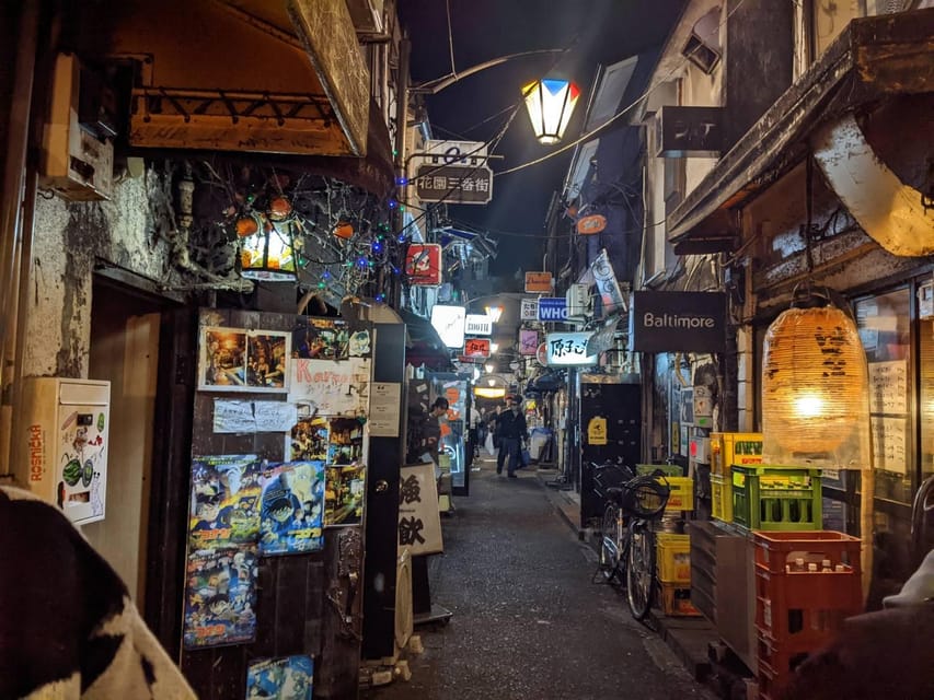 Tokyo: Shinjuku Golden Gai Bar Hopping that only locals know - The first bar: a gentle start to the night