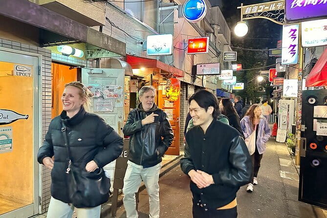 Tokyo: Shinjuku Historical Walking Tour & Secret Backstreets - Tokyu Kabukicho Tower adds a modern contrast