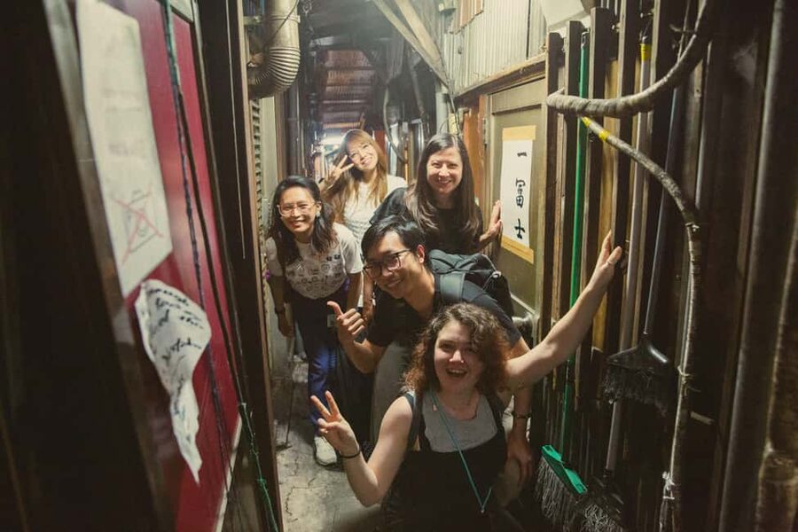 Tokyo: Shinjuku Izakaya and Golden Gai Bar Hopping Tour (2h) - Golden Gai: tiny bars, big character