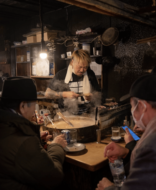 Tokyo: Shinjuku Local Bar and Izakaya Guided Walking Tour - Finding the smaller bars in Golden Gai