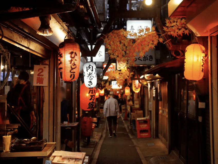 Tokyo: Shinjuku Local Bar and Izakaya Guided Walking Tour - Starting among the lanterns at Omoide Yokocho