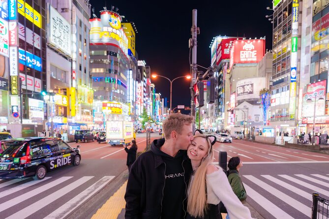 Tokyo Shinjuku Night Photo Tour with Pro Gota - Hanazono Shrine, a quiet change of pace