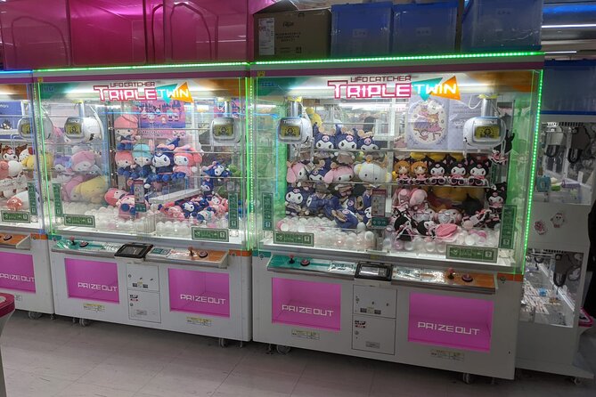Tokyo Shinjuku Night Tour with Pachinko Gaming Experience - Fifteen minutes at Toho Cinemas Shinjuku