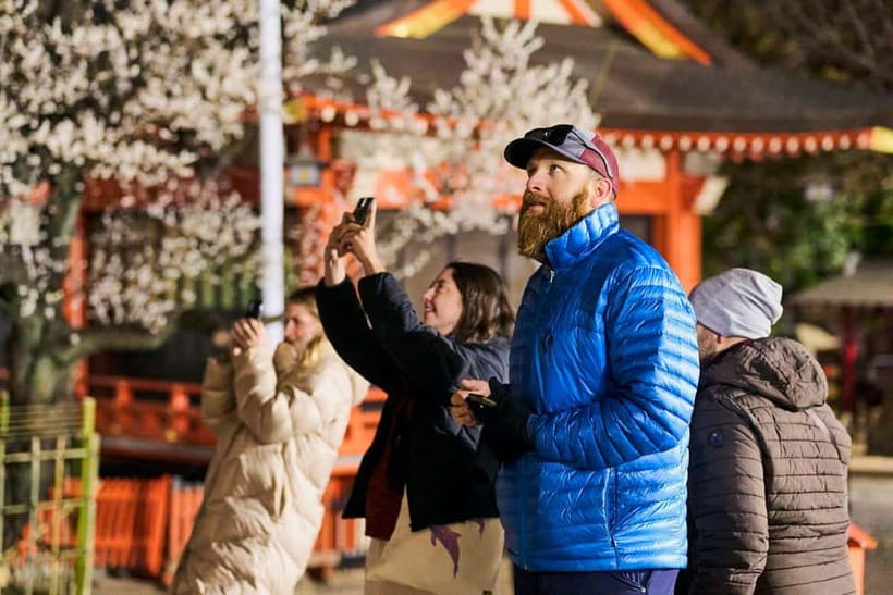 Tokyo: Shinjuku Nightlife & Secret Backstreets Walking Tour - Golden Gai: narrow lanes and tiny bars