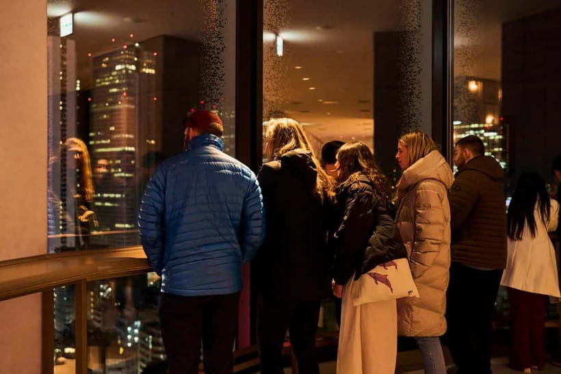 Tokyo: Shinjuku Nightlife & Secret Backstreets Walking Tour - What the guide adds to the experience