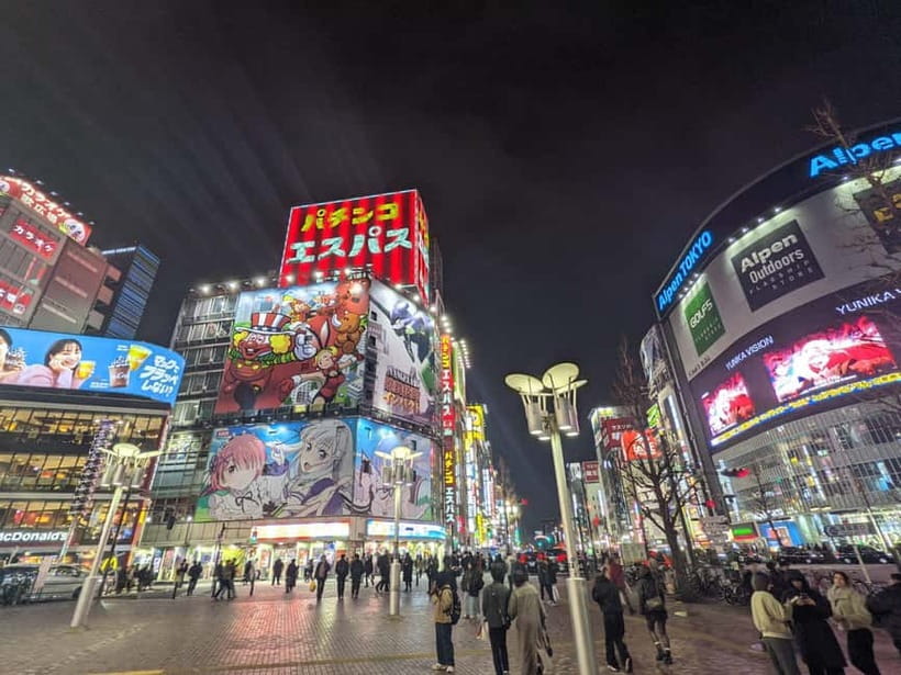 Tokyo Shinjuku : Private Walking Night Tour with Pachinko - Key points at a glance