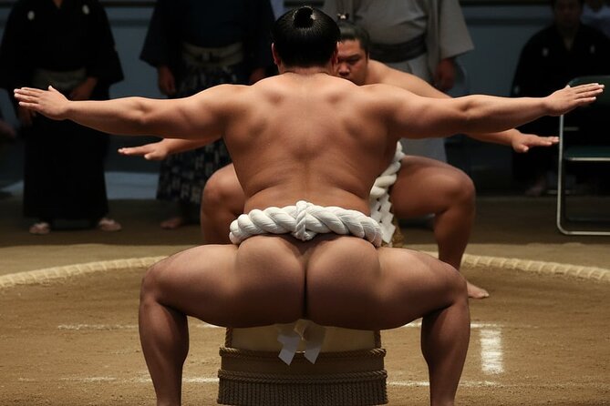 Tokyo Shinjuku Sumo Show & Experience with Photo - Entering the Shinjuku Sumo Club