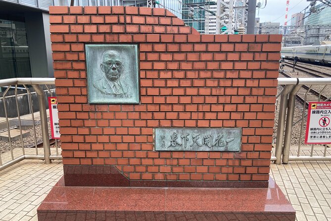 Tokyo Station Historical Walking Tour with Food and Anime - Looking closely at the red-brick station