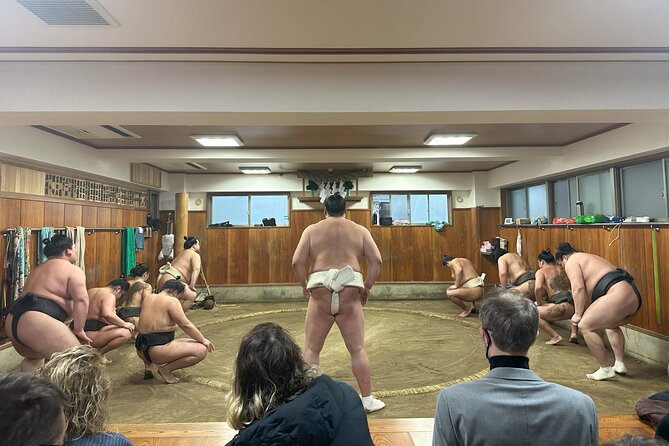 Tokyo Sumo Morning Training/ Sumo Practice with Wrestlers - Women, the dohyo, and the photo afterward