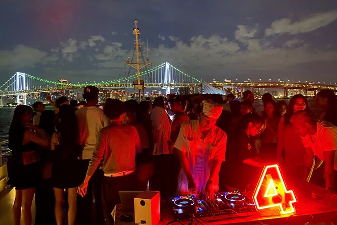 Tokyo Sunset Boat Party with Music Drinks and Vibes - What the strongest feedback tells you