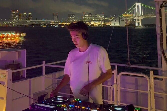 Tokyo Sunset Boat Party with Music Drinks and Vibes - Booking details that can affect your decision
