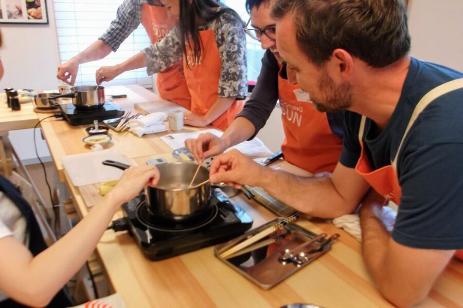 Tokyo: Sushi Making Class - Why the small group matters