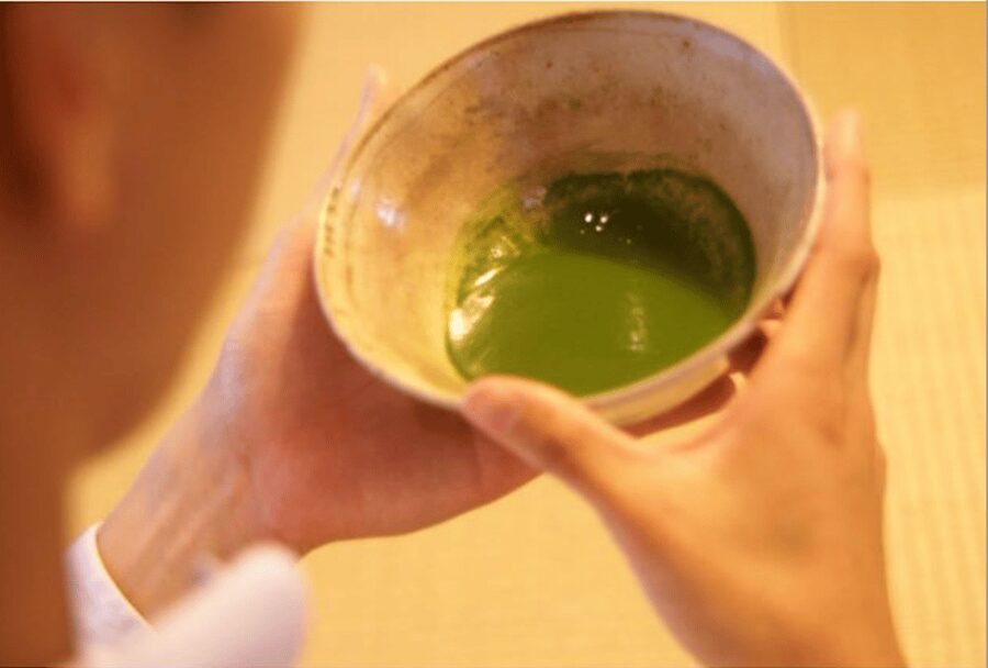 Tokyo:Tea ceremony experience at Komaba Warakuan - Rich tea or light tea: choosing the right mood