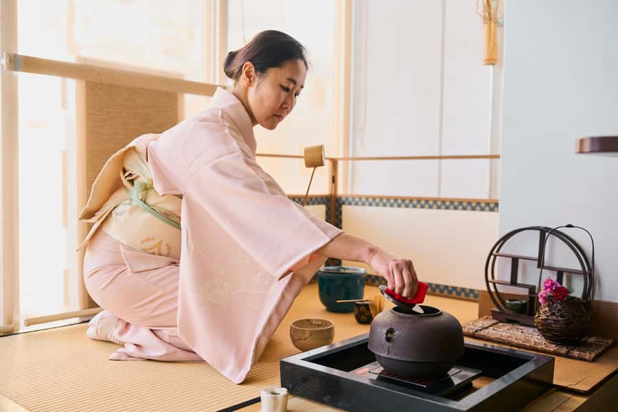 Tokyo: Tea Ceremony & Japanese Traditional Sweets - Why the small group size matters
