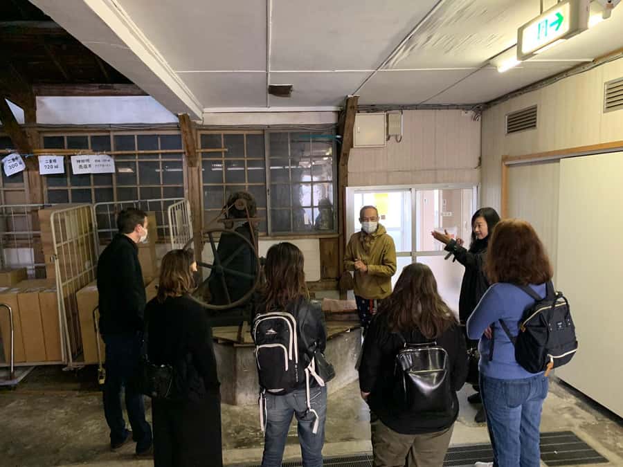 Tokyo: Toshimaya Sake Brewery Tour with Sake Tasting - Seeing how nihonshu is made from start to finish