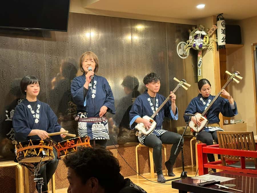 Tokyo: Traditional Asakusa Music Show with Dinner - Meeting Your Guide by Kaminarimon