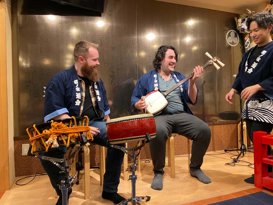 Tokyo: Traditional Asakusa Music Show with Dinner - Hearing Shamisen, Drums, and Folk Songs