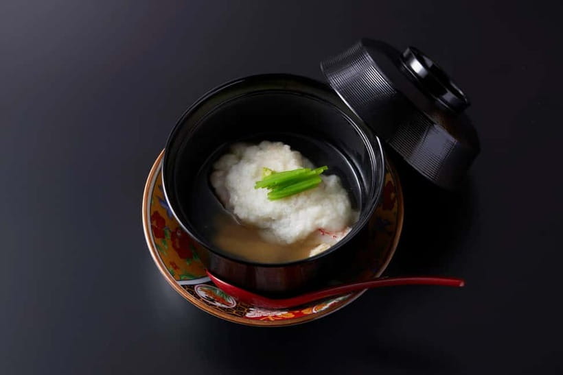 Tokyo: Traditional Geisha Experience Show & Japanese Dinner - Geisha dance and live shamisen music